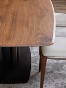 Draufsicht auf den Tonnengewölbeboden mit der charakteristischen Seifenkantenbearbeitung