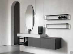 Hängeschrank mit Waschbecken N77 Atlantic - Unterschränke mit Schubladen, und offene Oberschränke aus Aluminium mit grauem Glasboden (schwarzer Siphon nicht verfügbar)