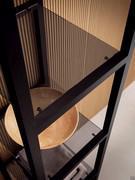 Transparente Ablagen aus Rauchglas, erhältlich sowohl für die Metallhochschrank als auch für die offene Oberschrank