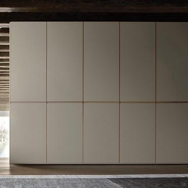 Lackierter Kleiderschrank Texas mit eingelassenem Griff