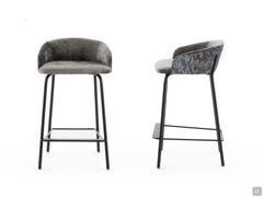 Vorder- und Seitenansicht des Just Hockers mit Sitz H.68 cm