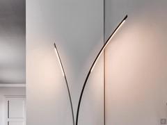 Stehlampe Twin von Cattelan mit LED-Licht