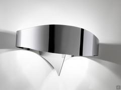 Linfa gebogene Metallwandleuchte mit verchromtem Metalldiffusor