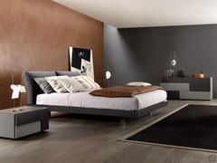 Georgia Kommode und Nachttische in matt Lackierung Ardesia matt mit hervorstehenden Fronten Eiche Grau