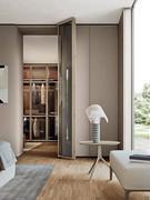 Indianapolis Couchtisch ganz lackiert, immer im Schlafzimmer Bereich in diesem Fall mit seiner klassischen Funktion als Abstellplatz verwendet