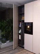 Hochschrank mit Besenfach 