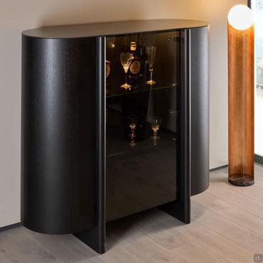 Buffetschrank Dafne aus Buchholz mit zentraler Glastür