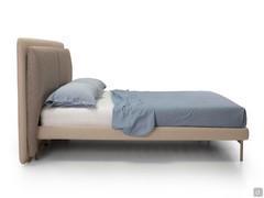 Seitenansicht des Taylor-Bettes Outlet