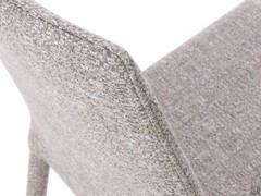 Detailansicht der Rückenlehne und Sitzfläche des Stuhls Akira 2.0 Outlet