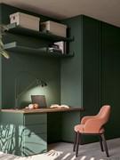 Wide moderne Schreibtisch mit Schubladen, ein kleines Büro zu Hause alle matt lackiert Wald grün. Es kontrastiert elegant mit dem Biskuit Eiche Fashion Wood Arbeitsplatte