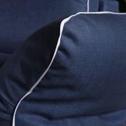 Detailbild der klappbaren Armlehnen von Camelia Schlafsofa