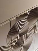 Detail der runden Fräsungen, die für alle Crop-Sideboard-Modelle charakteristisch sind
