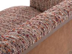 Detail der Kombination des Metallprofils mit der zweifarbigen Verkleidung