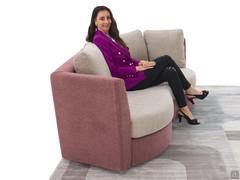 RavelBeispiel für die Sitzfläche des Ecksofas. Die Sitzfläche ist 59 cm tief, während die Rückenlehne 85 cm hoch ist.