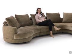 Sitzproportionen und Ergonomie des Sofas Cancun - zentrales Element von linerare