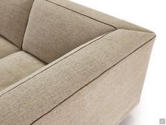 Detail der Rückenlehne des Sofaeckmoduls Raymond, mit 45°-Verbindung