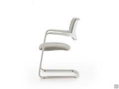 Seitenansicht des festen Cantilever-Fußes des modernen Polstersessels Steve Cantilever