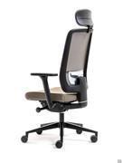 Detailansicht des Stuhls Elon in schwarzer Ausführung mit Rückenlehne aus Netz in Antikbronze und gepolsterten Teilen mit Bezug aus taupe färbendem Stoff