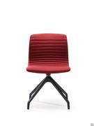 Detailansicht des gepolsterten Monocoque-Sitzes mit gestepptem Bezug mit horizontalen Streifen, erhältlich in Stoff, Kunstleder oder Leder