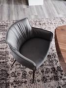 Rhonda niedriger Loungesessel von Cattelan, ideal als Esszimmerstuhl oder Einzelsessel für Arbeitszimmer oder Schlafzimmer