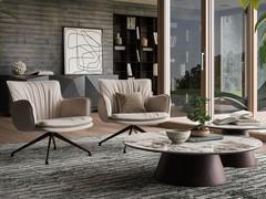 Wohnzimmer mit zwei Rhonda Lounge Sesseln, die sich durch eine breitere und anschmiegsamere Sitzfläche als die Stuhlversion auszeichnen