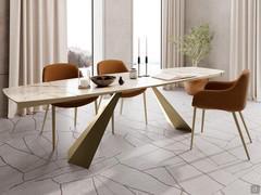 Elegantes Wohnzimmer mit Shore-Tisch und passenden Count-Sesseln: Gestell mit Hollywood-Samt gepolstert und champagnerfarben lackierten Metallbeinen