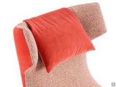 Detail of the headrest cushion supporting the cervical area