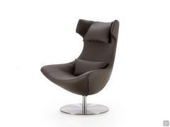 Olivia armchair covered in Nuvola leather
