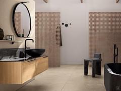 Doors with solid oak frames and fronts with horizontal grain