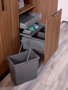 Pull-out and removable laundry rack, an essential accessory to make the Oasis L07 laundry composition fully functional and 'independent'.