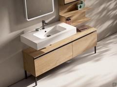 Using the dedicated 'split' section in the configurator, the composition can be further customised and or expanded with all elements of the Atlantic family.