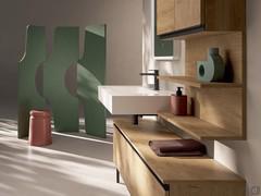 Open and hinged wall units share the reduced depth of 20.8 cm. The slightly deeper base units, cm 37, offer good storage capacity