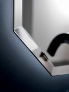 Detail of the bevelled edge, a feature common to all Borea mirror models