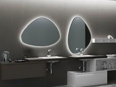 Bathroom mirror with irregular shape Drip