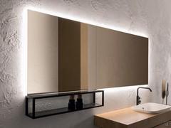 Two Net rectangular mirrors placed side by side. The elegant diffuse lighting provided by the LED backlighting is optimally perceived