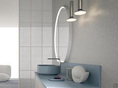 The white lacquered frame is 5 cm thick and is always discreet in form, pleasing to the eye and versatile in combination