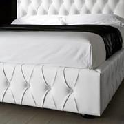 Lione bed can be chosen with 3 different bed frames - with tufting