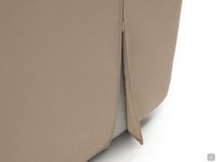 Detail of the back zip on the removable fabric cover of the headboard