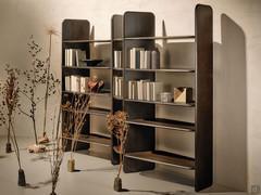 Template stand-alone bookcase in ash wood with solid wood edges