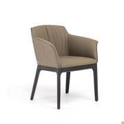 Model with armrests - Musa by Cattelan