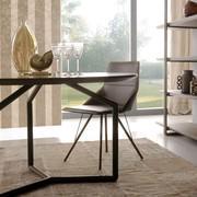 Square lines for a modern and catchy design