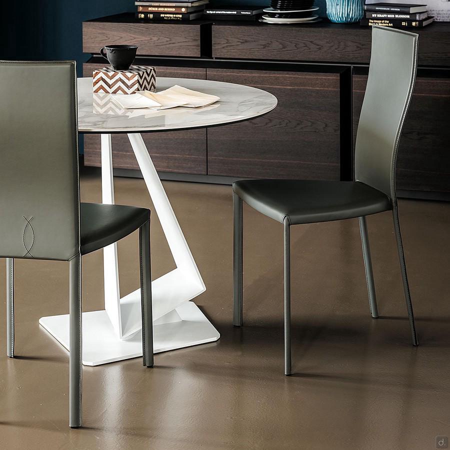 Nina hide-leather chair with decorated back by Cattelan 