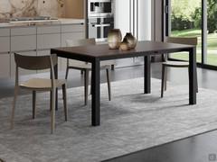 In this shot we can appreciate the clean lines of the Tera chair, simple and functional. An excellent kitchen chair suitable for everyday use