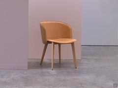 Real belting leather chair Kamet with curved back and rounded seat profile