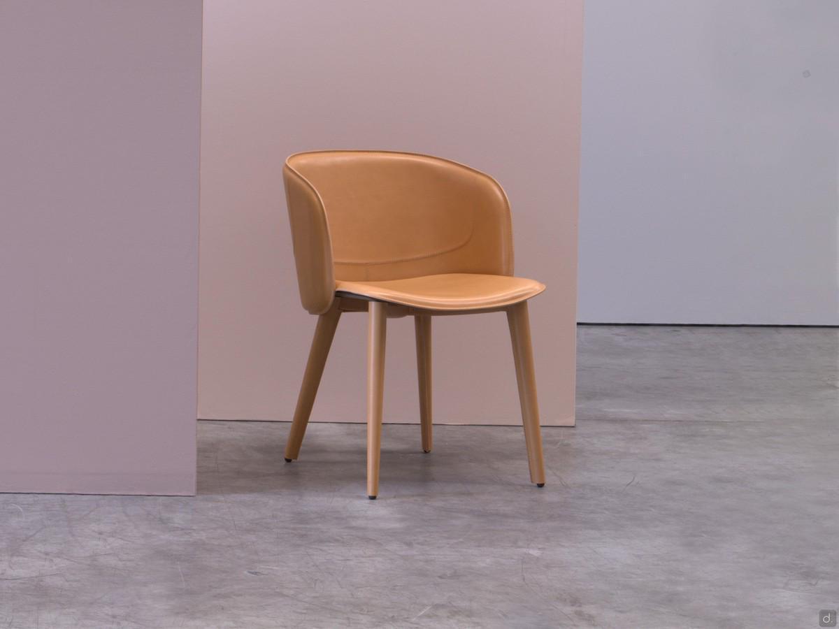 Real belting leather chair Kamet with curved back and rounded seat profile