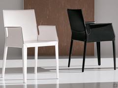 Margot chair by Cattelan in the version with medium-height backrest and armrests, entirely upholstered in leather