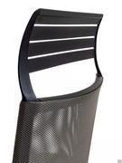 Detail of the high backrest in breathable mesh, equipped in the executive version with a flexible black polypropylene headrest