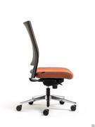 Detail of the Expo Light office chair in the version with polished aluminium base and details