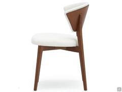 In detail Atena in version with beech backrest joined to the frame