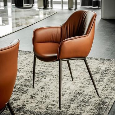 Dining chair with armrests Scarlett by Cattelan